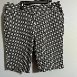 Worthington modern fit short size 8